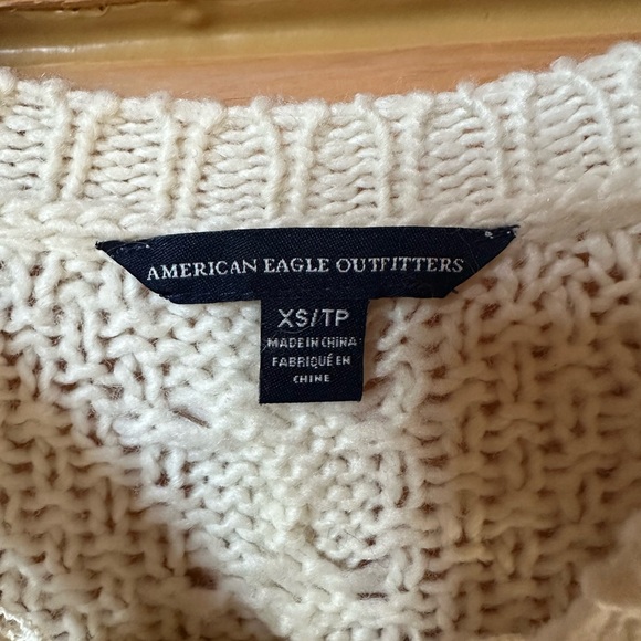 Women's American Eagle Cream Cable Knit Sweater - Picture 2 of 3